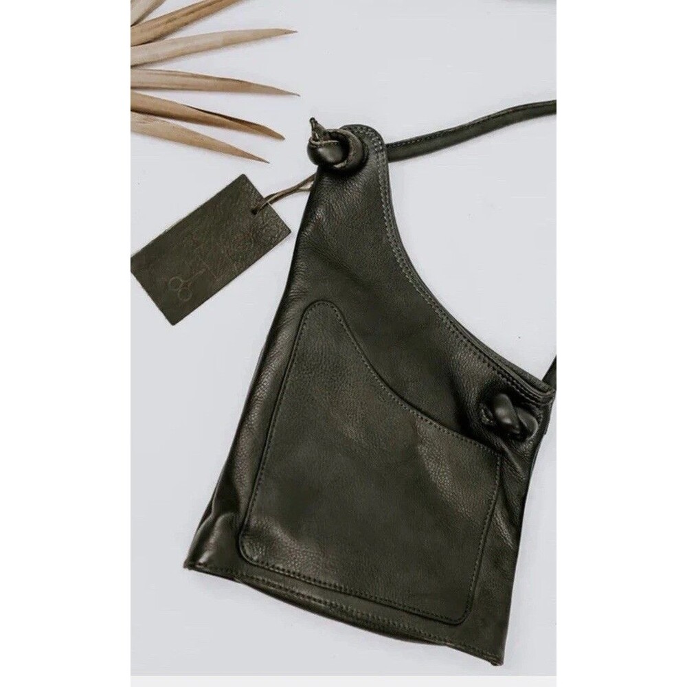 Green Leather Shoulder Bag Sand + Charcoal Boutique Front Pocket‎ Zipper Knot